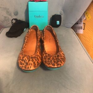 TIEKS leopard flats